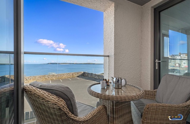 Apartment 8 Waterstone House - Luxury Apartment Sea Views Pet Friendly