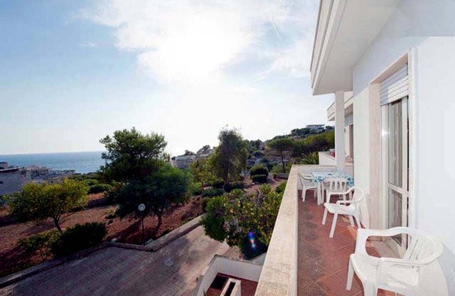 Apartamento a pocos metros de la playa con vistas al mar