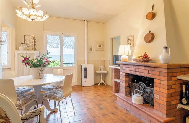Apartamento Acero Montano con vistas a la montaña, terraza y Wi-Fi