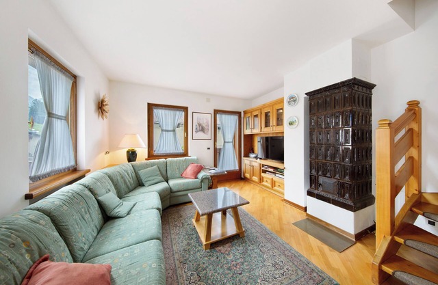 Apartamento 'Al Pelmo A Vinigo' con vistas a la montaña, terraza privada y Wi-Fi