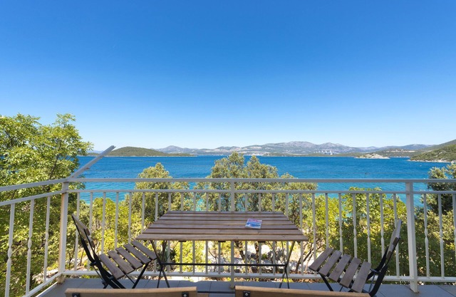 Apartment Alenka 1 - Beachfront accommodation