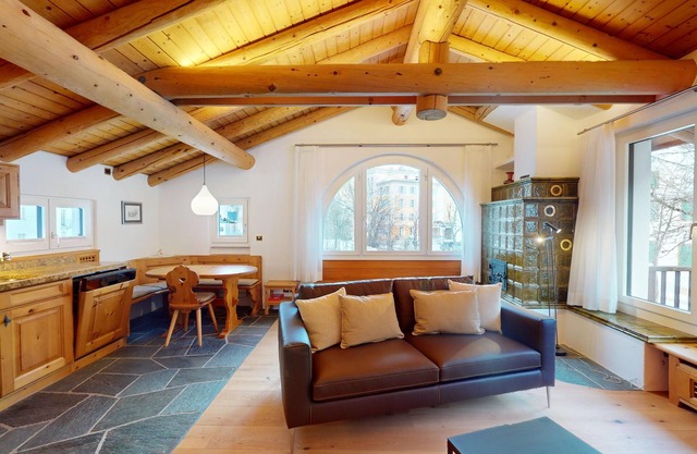 Apartment Alvetern - Stylish Apartment in Sils Maria