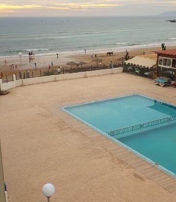 Apartment am Meer mit Pool
