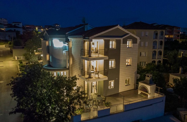 Apartment Angie 220m From the Beach
