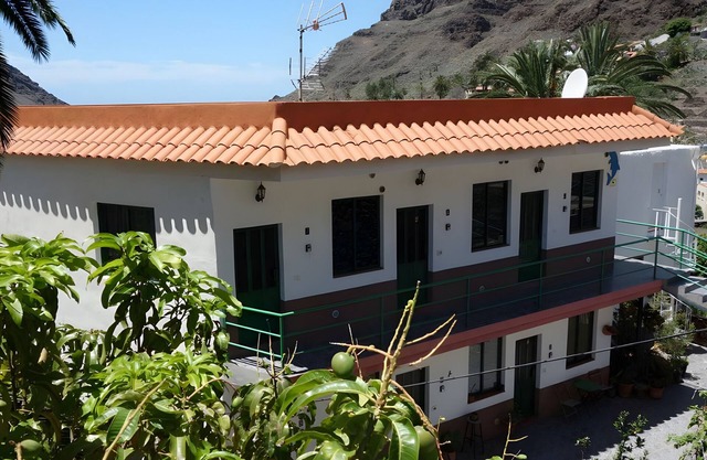 Apartment 'Apartamento Nayara C' with Sea View, Shared Terrace and Wi-Fi
