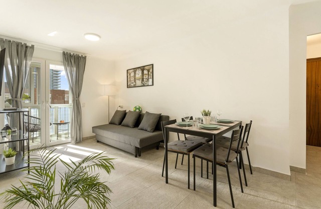 Apartamento 'Apartamento Cerca De La Playa' con balcón, Wi-Fi y aire acondicionado