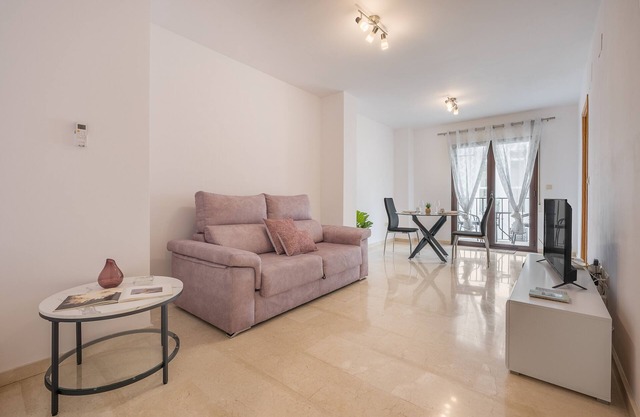 Apartamento 'Apartamento Molinillo' con vistas a la montaña, Wi-Fi y aire acondicionado.