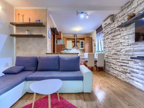 Apartment Apartmani Amaii-1 by Interhome