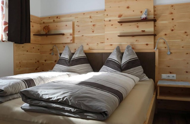 Apartment/apartment, "die LACKIEREREI" - at the carpenter's