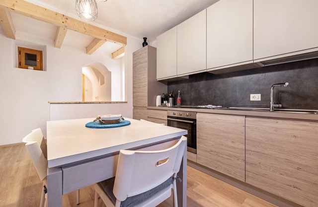 Apartment 'Appartamento Monti E Laghi' with Mountain View, Balcony and Wi-Fi