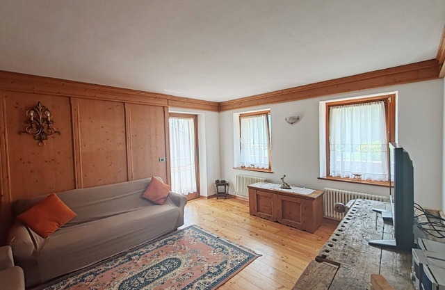 Apartamento 'Appartamento Nide A Vodo' con vistas a la montaña, terraza privada y balcón
