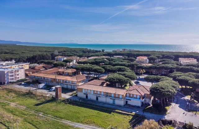 Apartment Appartamento La Cecinese by Interhome