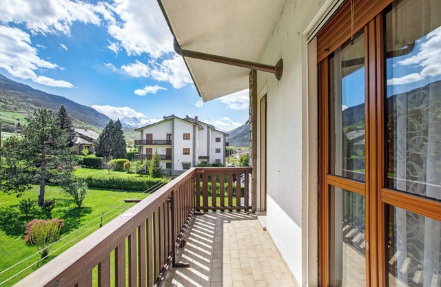 Apartamento 'Appartamento Belvedere' con vistas a la montaña, jardín compartido y balcón