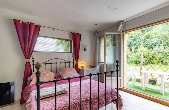 Apartamento 'Appartemment Ancienne Ferme' con terraza compartida, jardín privado y Wi-Fi