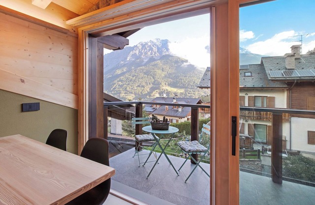 Apartamento "Aria di Casa Reit" con vistas a la montaña, jardín compartido y Wi-Fi