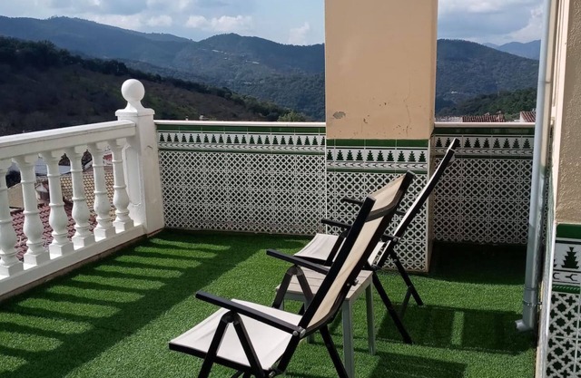 Apartment 'Ático Para 3 Valle Del Genal' with Shared Terrace and Wi-Fi