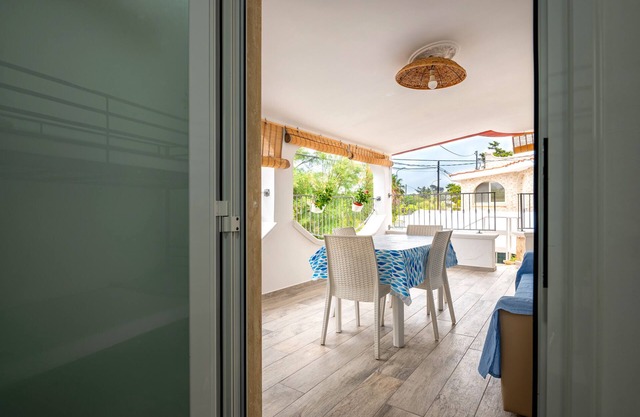 Apartamento 'Bagnara Uno' con vistas al mar, terraza privada y aire acondicionado