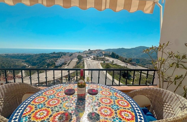 Apartment 'Balcones De Frigiliana' with Sea View, Wi-Fi and Air Conditioning