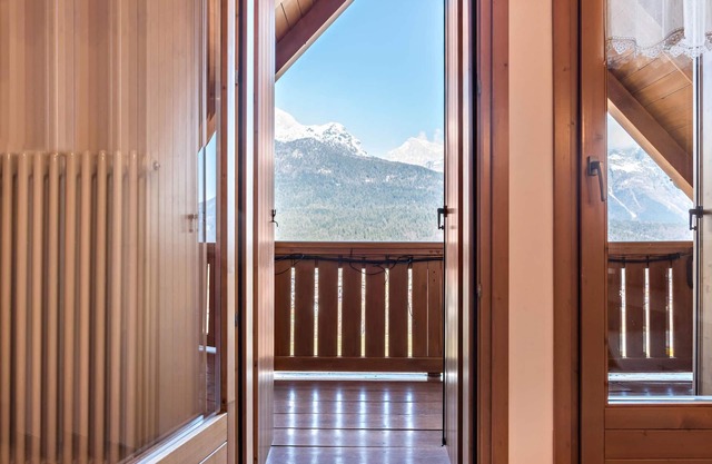 Apartamento "Bazzanella 4" con balcón y vistas a la montaña