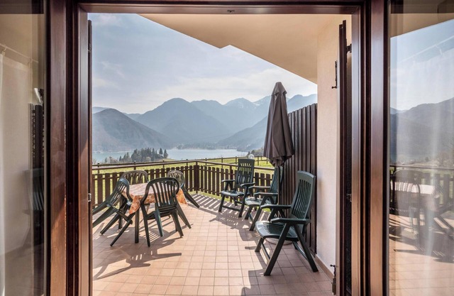 Apartamento "Bellavista" con vistas al lago y terraza