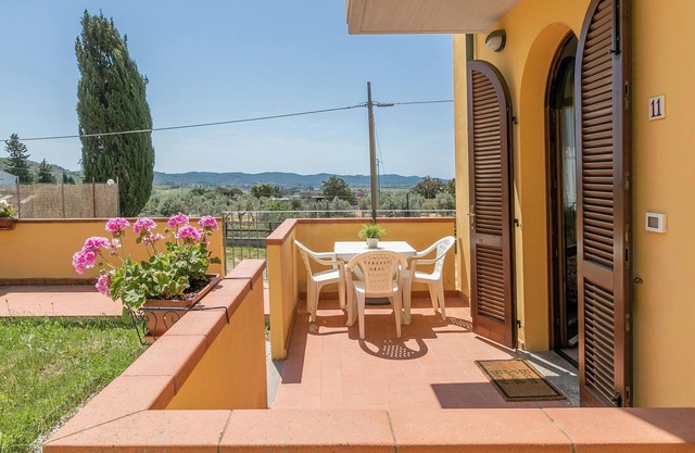 Apartamento 'Bilocale Correggiolo' con terraza, piscina compartida y Wi-Fi