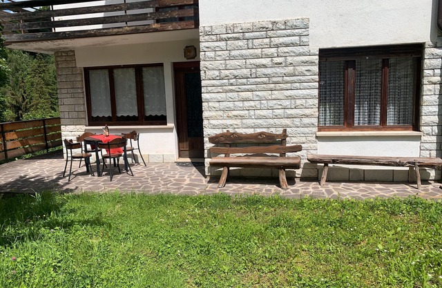 Apartamento 'Bruna' con vistas a la montaña, terraza privada y Wi-Fi