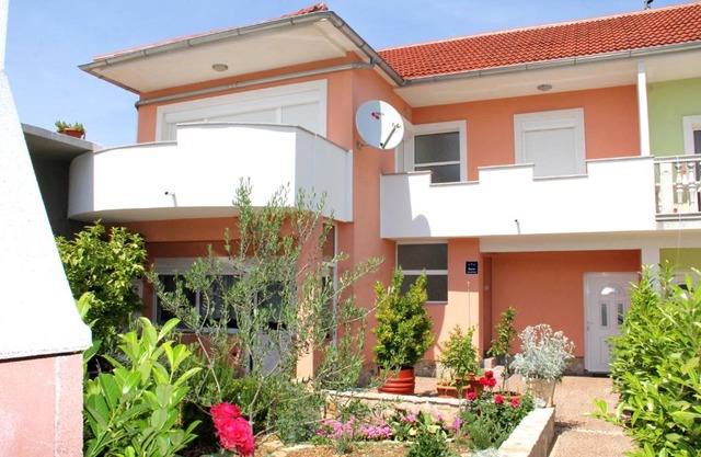 Apartment Bura