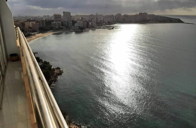 Apartamento sobre el mar