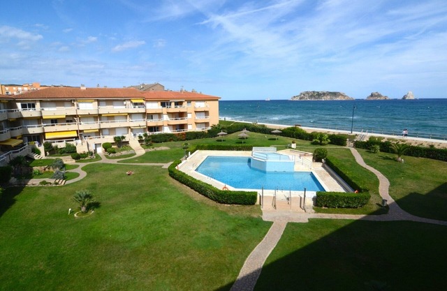 Apartamento en la Playa con Piscina en España
