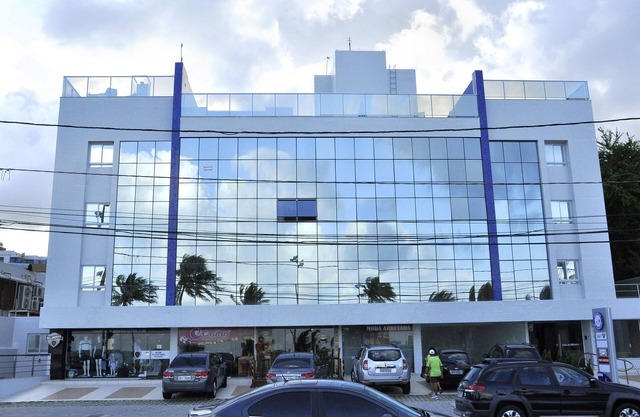 Piso junto al mar, en la mejor ubicación de la playa de Tambaú, clase A estándar