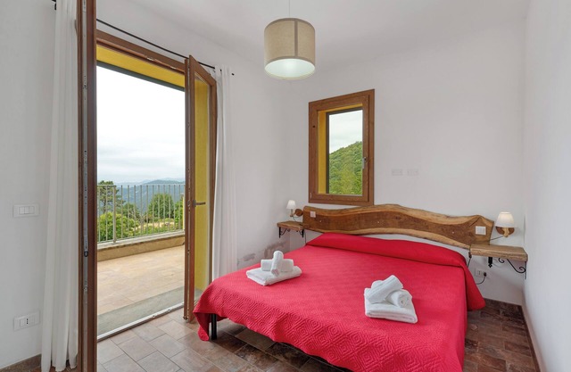 Apartamento 'Camera 2' con vistas a la montaña, terraza privada y Wi-Fi