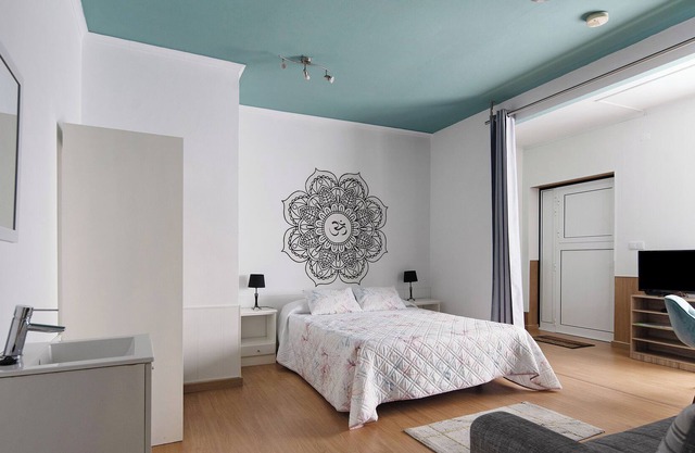 Apartamento 'Cantinho Dos Remédios' con vistas a la montaña, Wi-Fi y aire acondicionado.