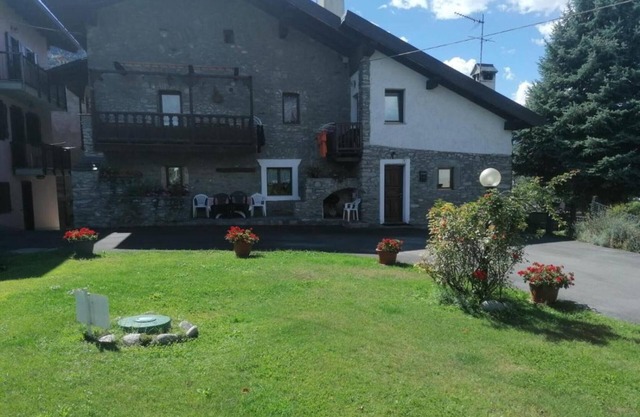 Apartment 'Casa D' Antan Gressan' with Mountain View, Private Garden and Balcony
