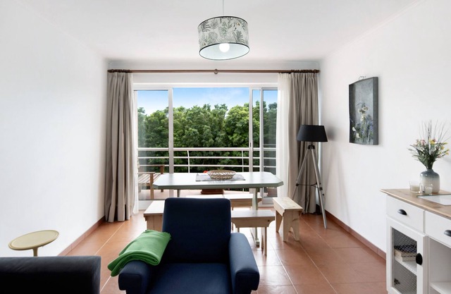 Apartment 'Casa Da Torre' with Sea View, Balcony and Wi-Fi