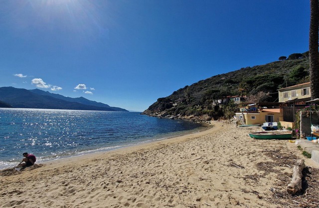 Apartamento 'Casa Elbabella Closed To Beach' con terraza privada