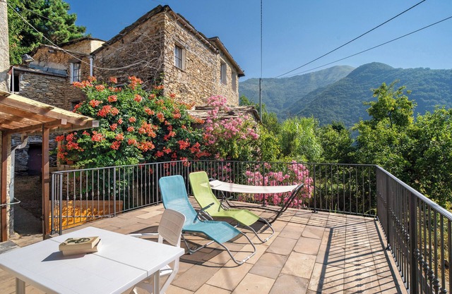 Apartment 'Casa Grattino' with Mountain View and Private Terrace