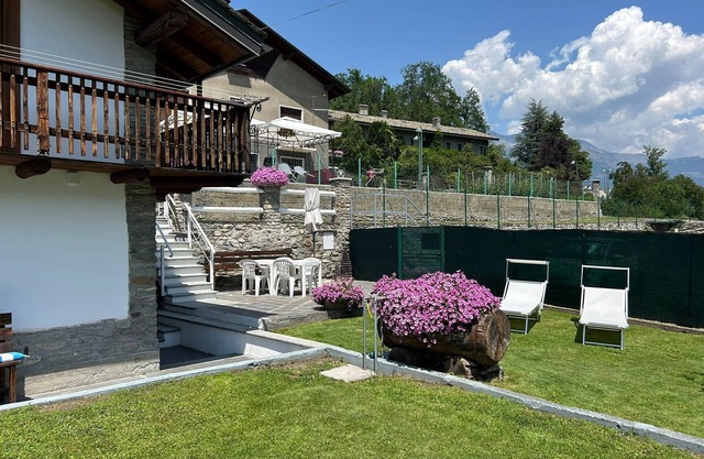 Apartamento vacacional "Casa Sabrina - Blu" con vistas a la montaña, pista de tenis y Wi-Fi