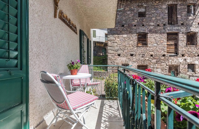 Apartamento "Casa Sicina Alberto" con vistas a la montaña, Wi-Fi y balcón