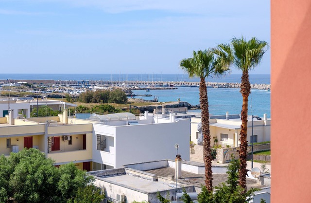 Apartamento 'Casa Tra Cielo E Mare' con vistas al mar, terraza privada y Wi-Fi