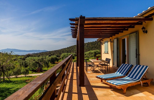 Apartamento 'Casa Ulivo' con vistas al mar, Wi-Fi y aire acondicionado