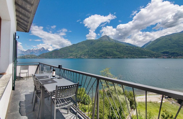 Apartamento 'Casa Vacanza Guattini' con vistas al lago, balcón y Wi-Fi