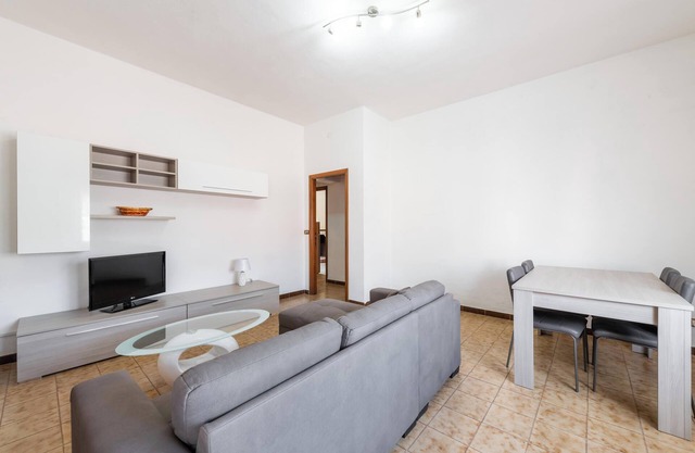 Apartamento 'Casa Vacanze Teulada' cerca del centro histórico con jardín y Wi-Fi