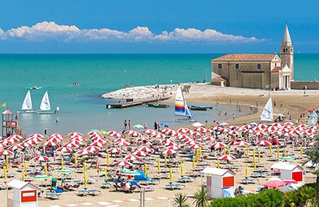 Apartamento que admite mascotas Casa Vacanze Mare Blu con jardín, balcones y Wi-Fi