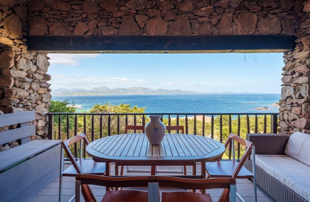 Apartamento 'Casa Vacanze Ribes' con vistas al mar, piscina compartida y terraza privada