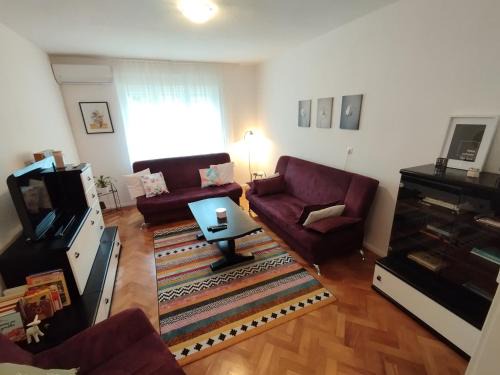 Apartment "Central Sun" with Balcony and Park View