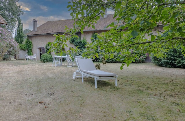 Apartment 'Charmant Appartement Dordogne' with Shared Garden and Wi-Fi