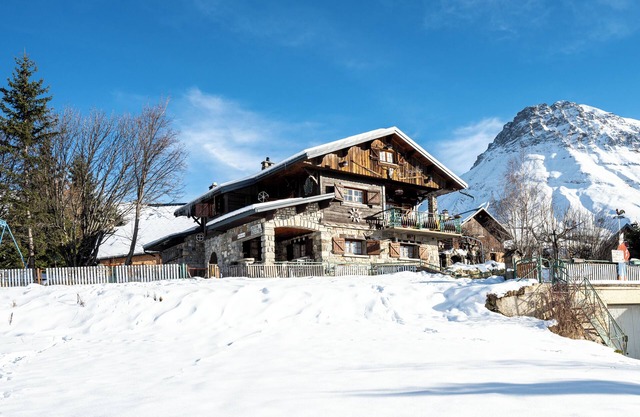 Apartamento 'Chalet -Les Aiguilles- Rdc' con vistas a la montaña, terraza y jardín
