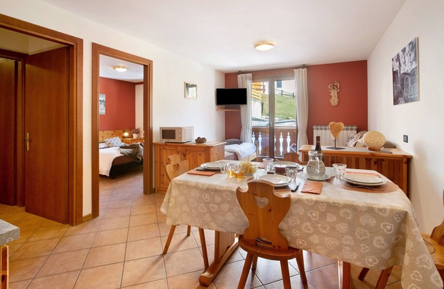 Apartamento 'Chalet Primula 11' con vistas a la montaña, terraza privada y Wi-Fi