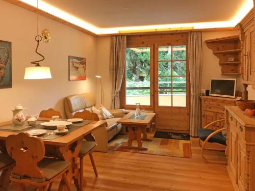 Apartment Chesa Alvetern 5 by Interhome