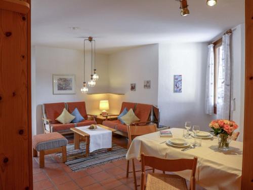 Apartment Chesa Maurus A12 by Interhome